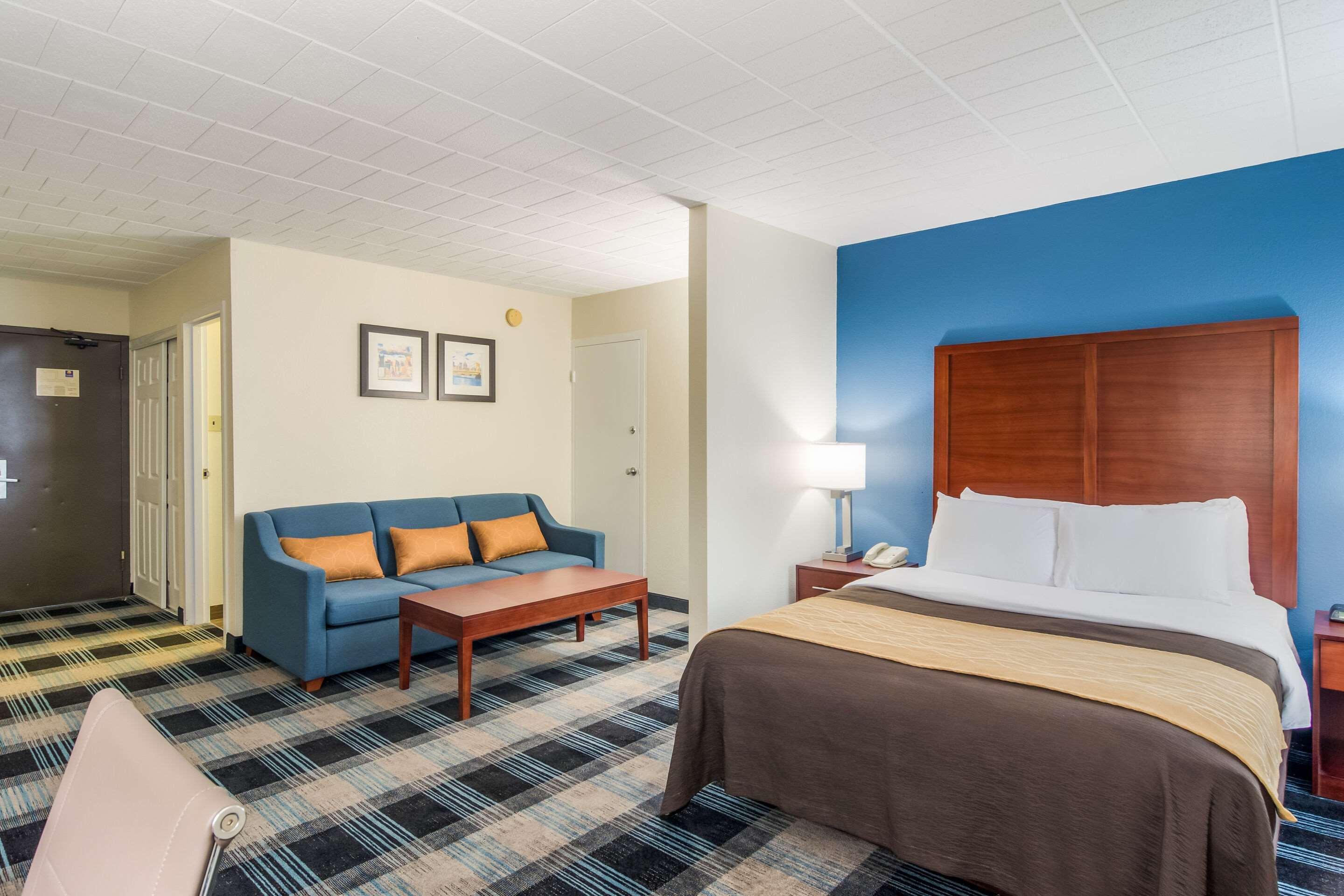 Mainstay Suites Verona Ngoại thất bức ảnh