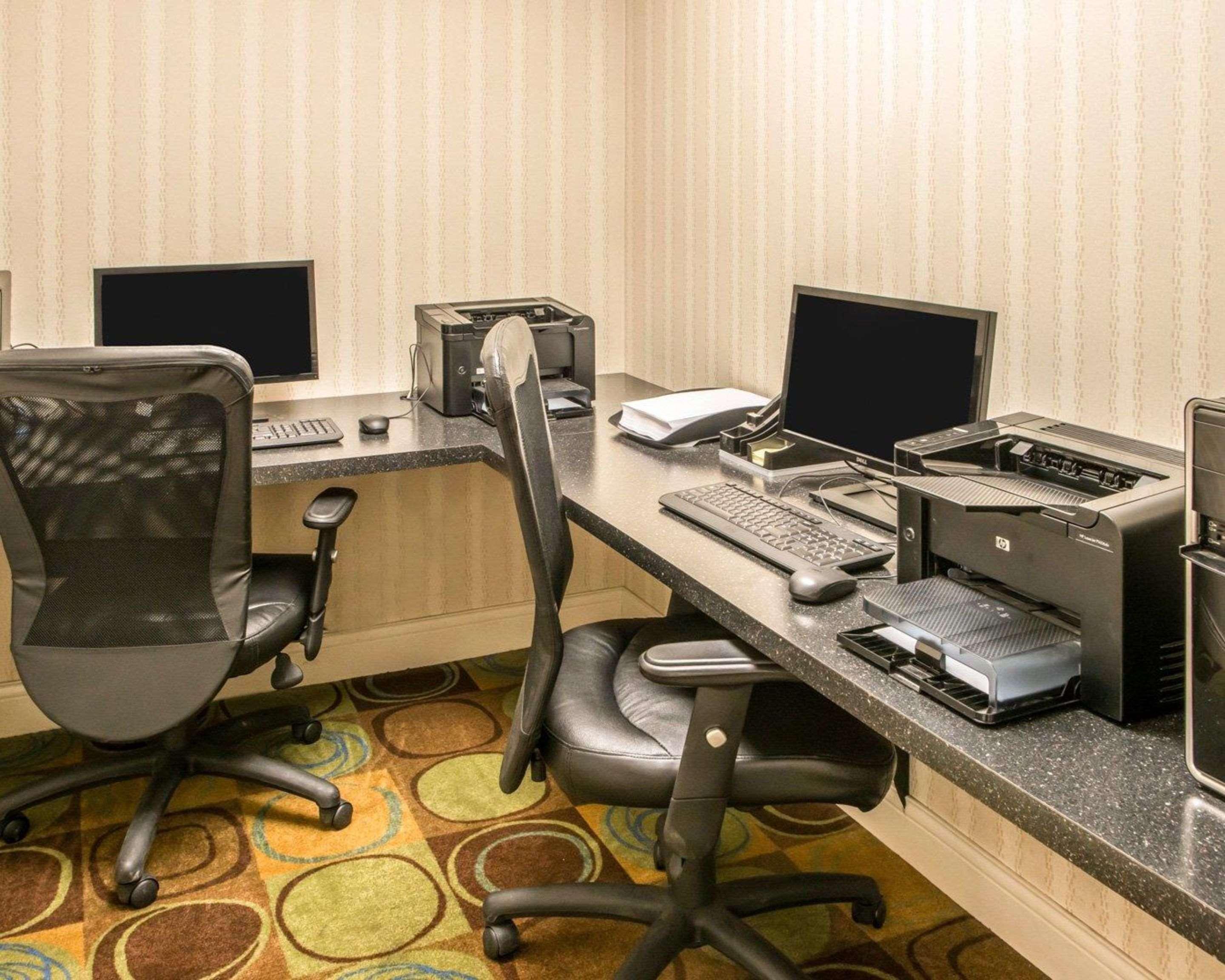 Mainstay Suites Verona Ngoại thất bức ảnh