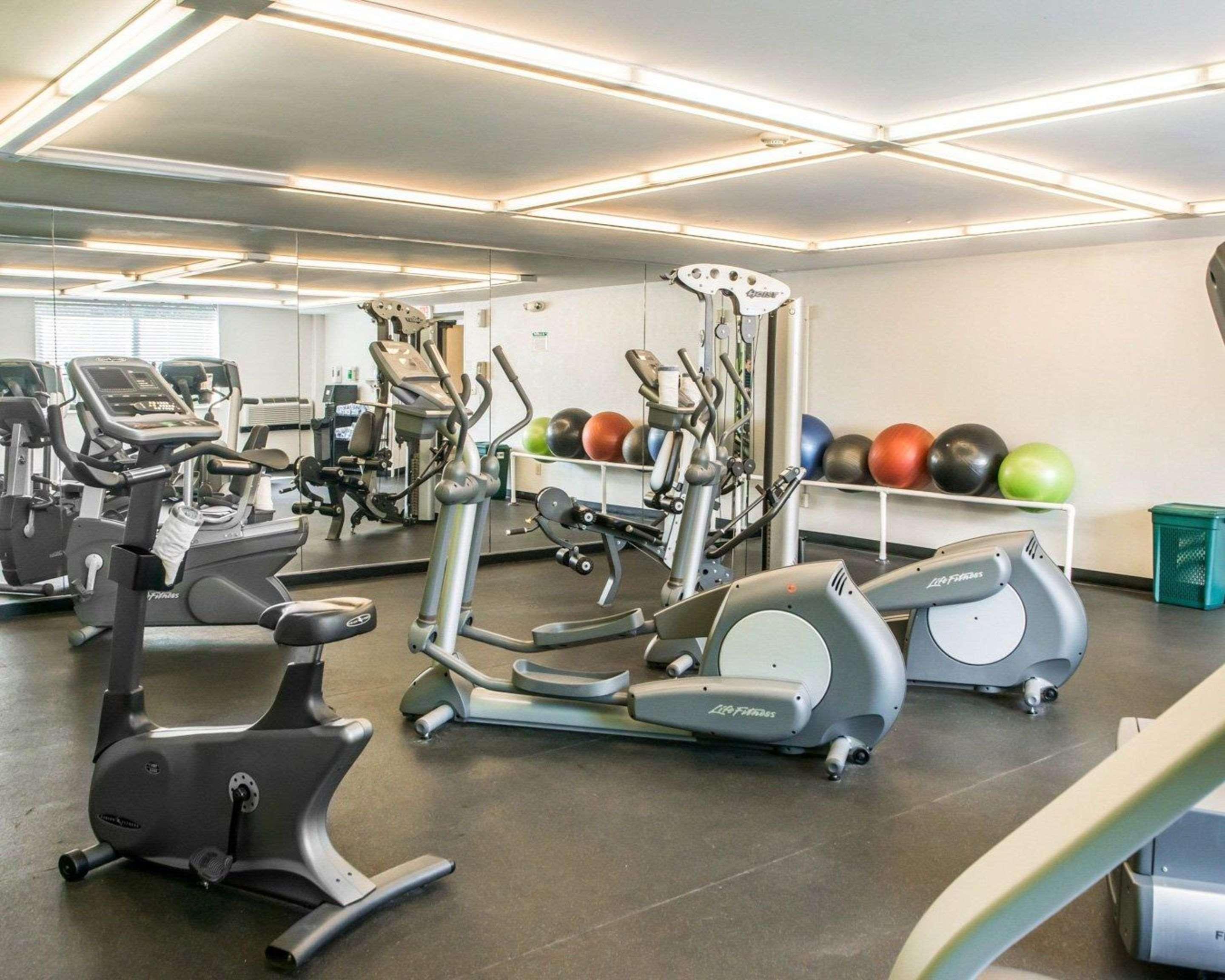 Mainstay Suites Verona Ngoại thất bức ảnh