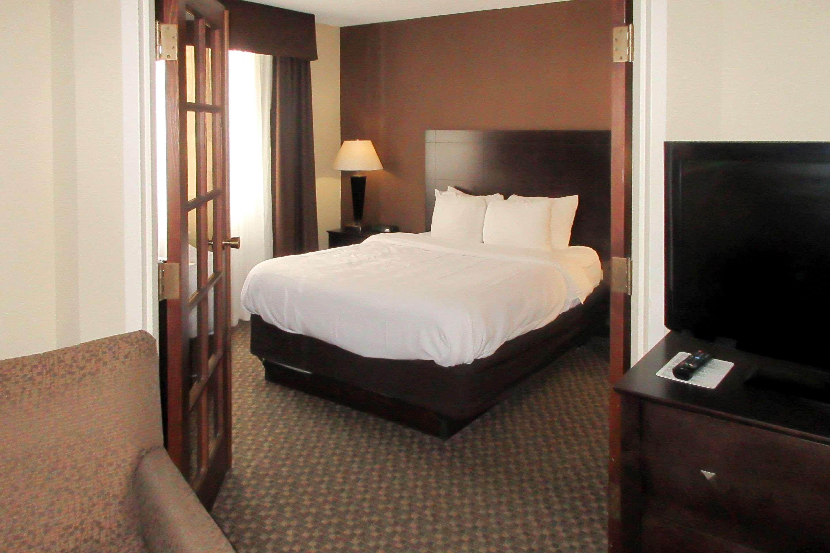 Mainstay Suites Verona Ngoại thất bức ảnh